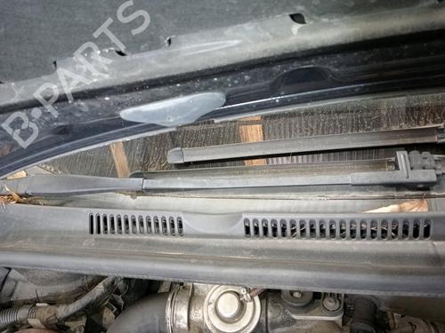 Used Front windshield wiper arm VW GOLF PLUS V (5M1, 521) [2004-2013]  30387745