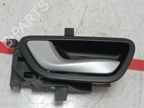 Maneta interior trasera izquierda KIA RIO IV (YB, SC, FB) 1.0 T-GDI 120 (120 hp) 31038952
