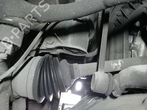 Venstre forlygte KIA SPORTAGE II (JE_, KM_) 2.0 CRDi 4WD | BP30786916C28