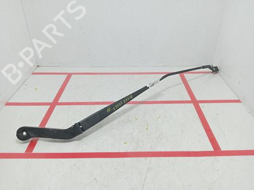 Used Front windshield wiper arm Front windshield wiper arm 33938667 33938667