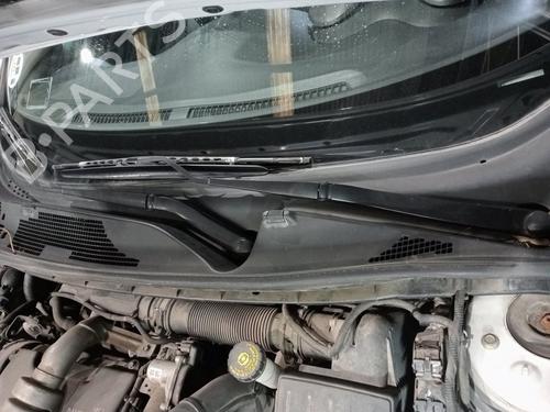 front-windshield-wiper-arm-nissan-juke-f15-2010-2011-2012-2013-2014-2015-2016-2017-2018-2019-32163170 main image