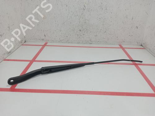 Used Front windshield wiper arm RENAULT MEGANE III Hatchback (BZ0/1_, B3_) 1.5 dCi (86 hp) 28078859