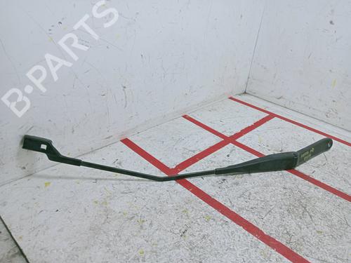 Used Front windshield wiper arm FORD FIESTA VI (CB1, CCN) [2008-2017]  21265129