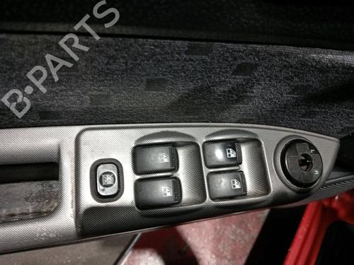 Used Left front window switch HYUNDAI GETZ (TB) 1.5 CRDi (88 hp) 30681757