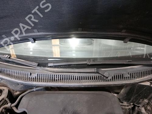 Used Front windshield wiper arm VW POLO IV (9N_, 9A_) 1.4 16V (75 hp) 30697661