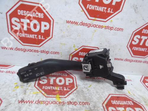 Used Steering column stalk SEAT LEON (1P1) 2.0 TDI (140 hp) 7391351