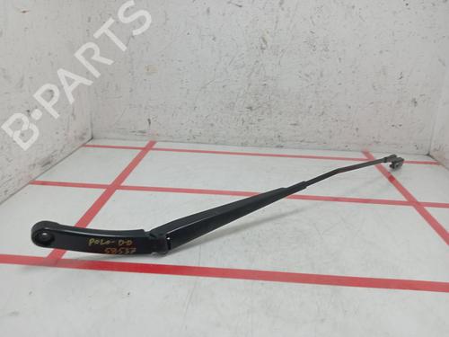 Used Front windshield wiper arm VW POLO V (6R1, 6C1) 1.0 TSI (95 hp) 27210045