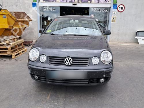 Used Grille VW POLO IV (9N_, 9A_) 1.4 16V (75 hp) 15947654