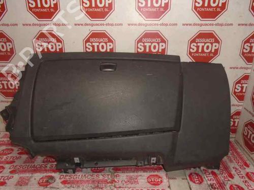 Used Glove box BMW 1 (E87) 118 d (122 hp) 7384547