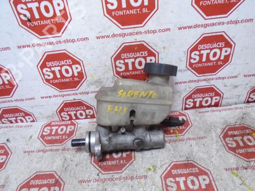 Used Brake master cylinder KIA SORENTO I (JC) 2.5 CRDi (163 hp) 8253609