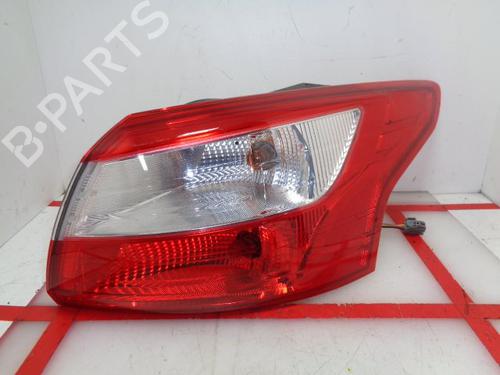 Used Right taillight FORD FOCUS III Saloon 1.0 EcoBoost (125 hp) 15930409