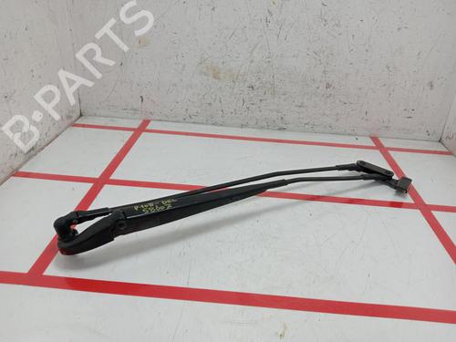 Used Front windshield wiper arm PEUGEOT 108 1.2 (82 hp) 27725471
