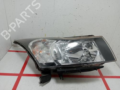 Used Right headlight CHEVROLET CRUZE Hatchback (J305) 2.0 CDI (163 hp) 30963384