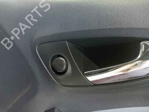 Maniglia interna anteriore destra Maniglia interna anteriore destra SEAT IBIZA IV (6J5, 6P1) [2008-2017] 37439689 37439689