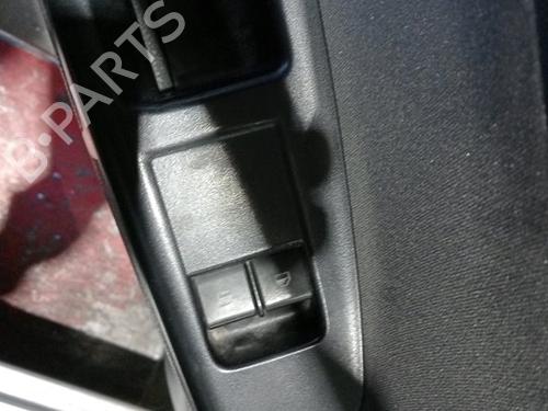 Venstre Foran elrute bryter VW POLO IV (9N_, 9A_) 1.4 16V (75 hp) 31762148