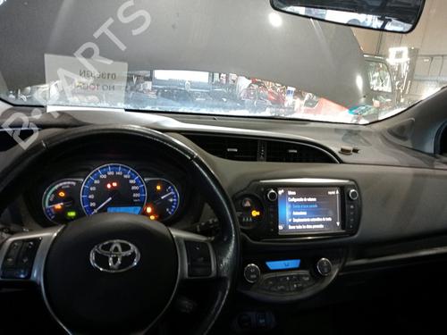 Used Instrument cluster TOYOTA YARIS (_P13_) 1.5 Hybrid (NHP130_, NHP130) (101 hp) 32866354