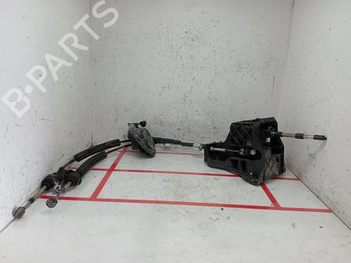 Used Gear lever PEUGEOT EXPERT Van (V_) [2016-2025]  28030576