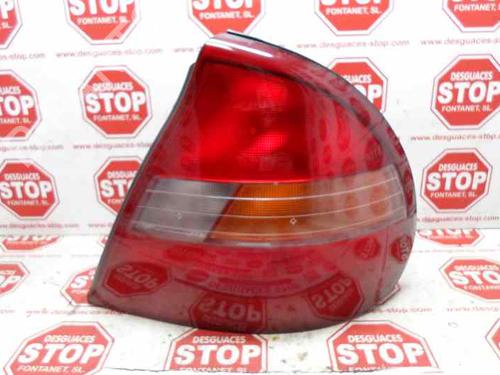Used Right taillight HYUNDAI SONATA III (Y-3) 2.0 i 16V (125 hp) 7347392