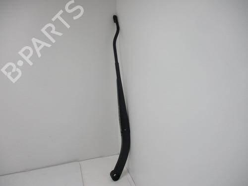 Used Front windshield wiper arm SSANGYONG TIVOLI [2015-2025]  17572206