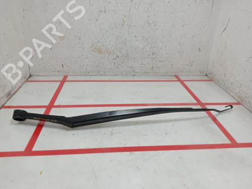 Used Front windshield wiper arm KIA SPORTAGE III (SL) 1.7 CRDi (116 hp) 29020962