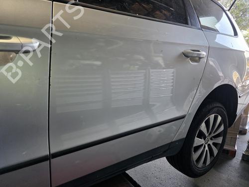 Used Left rear door Left rear door 37471544 37471544