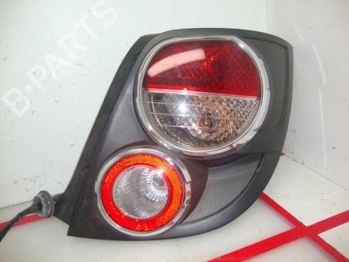 Used Right taillight CHEVROLET AVEO Hatchback (T300) 1.3 D (95 hp) 7327037