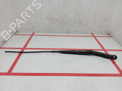Used Front windshield wiper arm RENAULT CLIO III (BR0/1, CR0/1) [2005-2014]  29482269