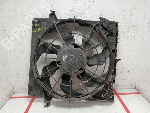 Used Radiator fan HYUNDAI i30 Estate (FD) 2.0 CRDi (140 hp) 17622799