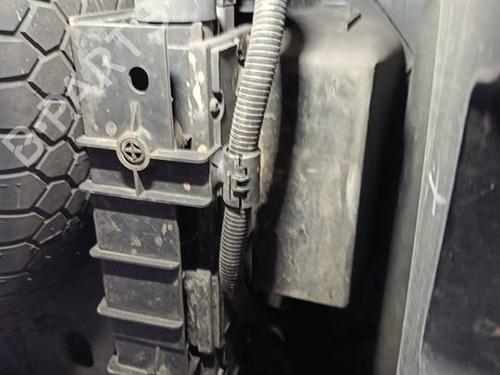 Used Hand brake Hand brake RENAULT GRAND SCÉNIC II (JM0/1_) 1.9 dCi (JM14) (131 hp) 40528345 40528345