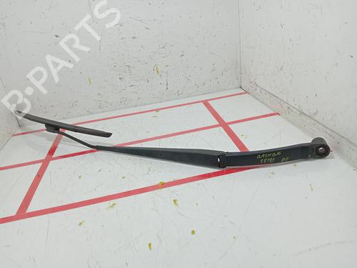Used Front windshield wiper arm NISSAN QASHQAI II (J11, J11_) [2013-2025]  24404649