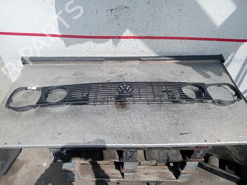 Used Grille Grille VW POLO Coupe (86C, 80) 1.3 (75 hp) 32444549 32444549