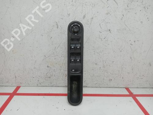 Used Left front window switch RENAULT ESPACE IV (JK0/1_) 2.2 dCi (JK07) (139 hp) 31957944
