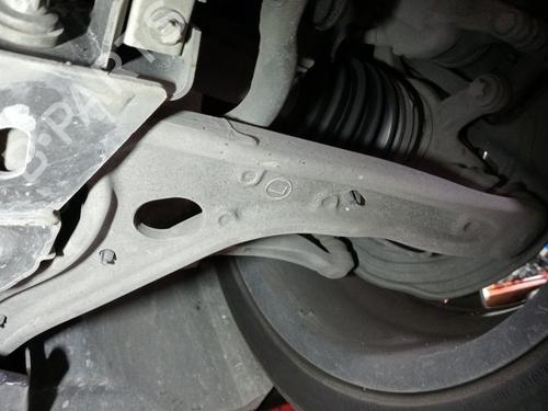 Used Left front suspension arm Left front suspension arm MERCEDES-BENZ A-CLASS (W176) A 180 CDI / d (176.012) (109 hp) 33214837 33214837