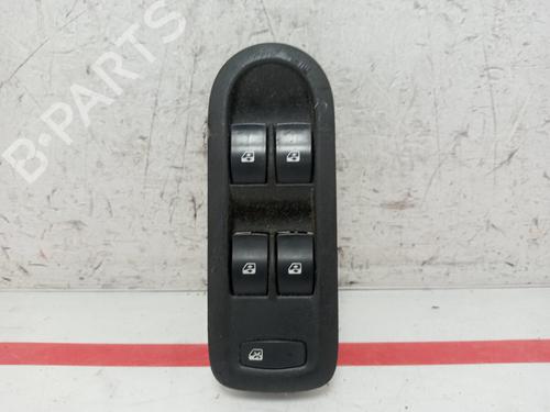 Used Right front window switch RENAULT MEGANE II Saloon (LM0/1_) [2003-2025]  26504919