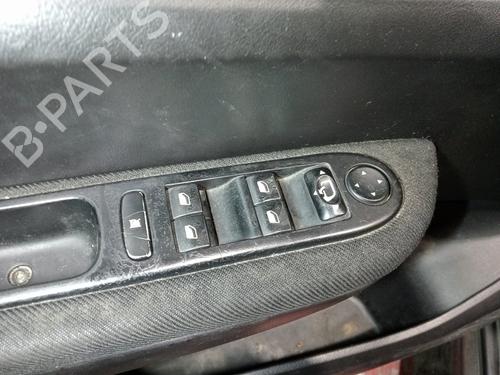 Used Left front window switch PEUGEOT 307 Break (3E) [2002-2009]  31648648