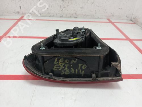 Høyre baklys SEAT LEON (1M1)  | BP27866886C35 