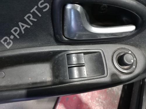 Used Left front window switch Left front window switch RENAULT CLIO II (BB_, CB_) [1998-2016] 33801689 33801689