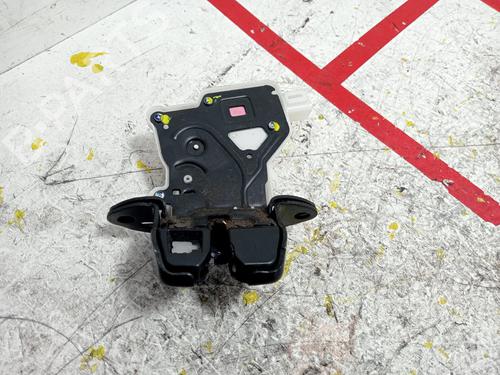 Used Tailgate lock RENAULT KADJAR (HA_, HL_) 1.2 TCe 130 (HLMR) (130 hp) 19545755