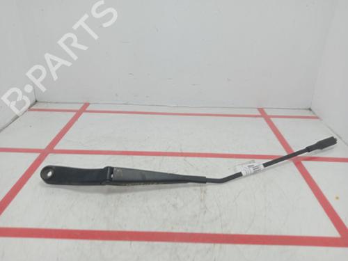 Used Front windshield wiper arm Front windshield wiper arm 34216289 34216289