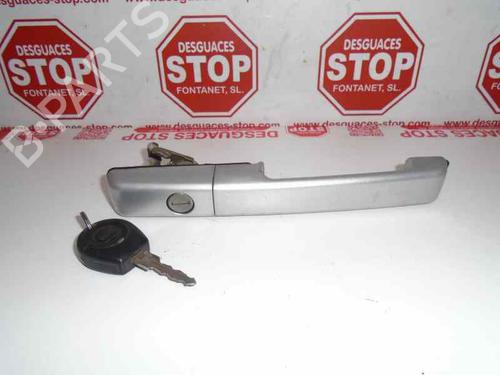 Venstre foran utvendig håndtak SEAT TOLEDO I (1L2) 1.6 i (101 hp) 7318669
