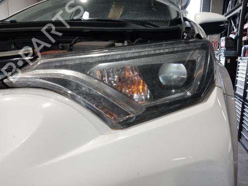 Used Left headlight Left headlight TOYOTA RAV 4 IV (_A4_) 2.5 Hybrid (AVA42_) (197 hp) 34040174 34040174