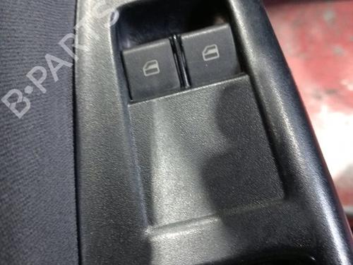 Venstre Foran elrute bryter VW POLO IV (9N_, 9A_) [2001-2014]  31758020