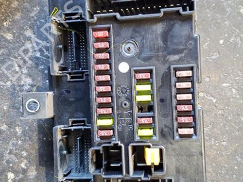 Used Fuse box Fuse box 37071797 37071797