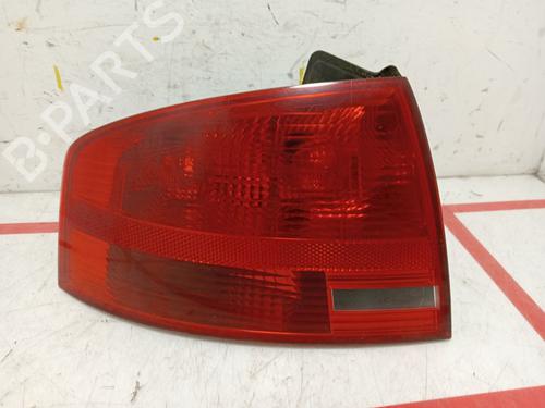 Feu arrière gauche AUDI A4 B7 (8EC) 2.0 TDI 16V (140 hp) 31686379