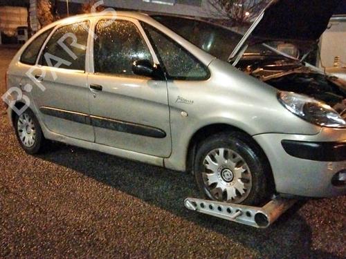 Right headlight CITROËN XSARA PICASSO (N68) 2.0 HDi | BP15930737C29 