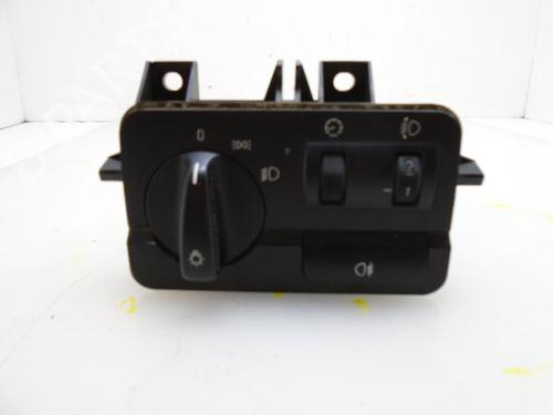 Used Headlight switch BMW 3 (E46) 320 d (136 hp) 15924270