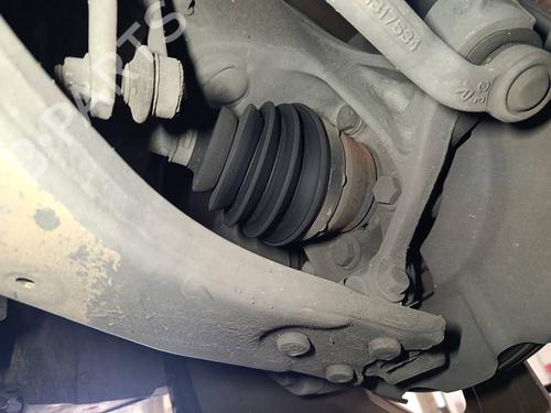 Used Right front steering knuckle Right front steering knuckle VOLVO V40 Hatchback (525) [2012-2019] 40154982 40154982