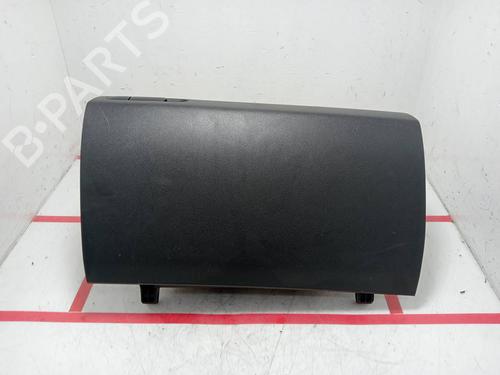 Used Glove box Glove box 32261710 32261710