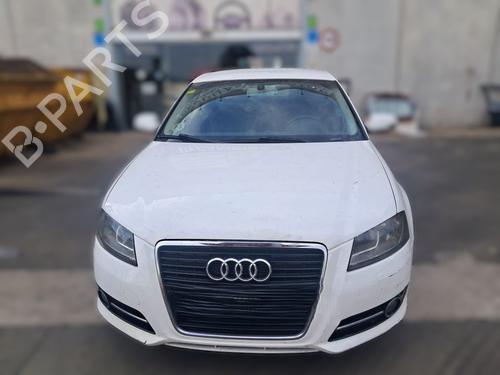 Used Left headlight AUDI A3 Sportback (8PA) 2.0 TDI 16V (140 hp) 29906349