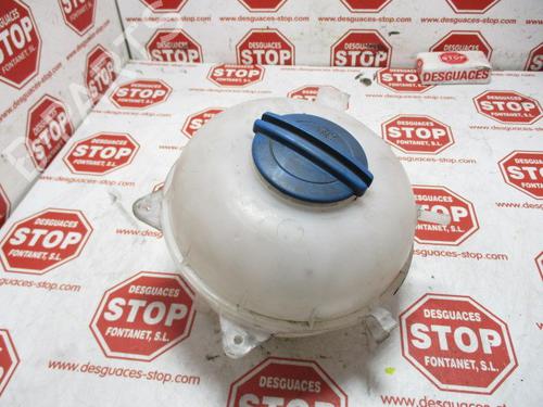 Used Expansion tank VW TRANSPORTER T5 Bus (7HB, 7HJ, 7EB, 7EJ) [2003-2016]  7306946